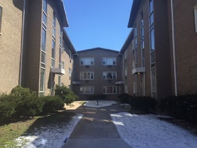 2nd image of 7427 S Yates Blvd APT 3E