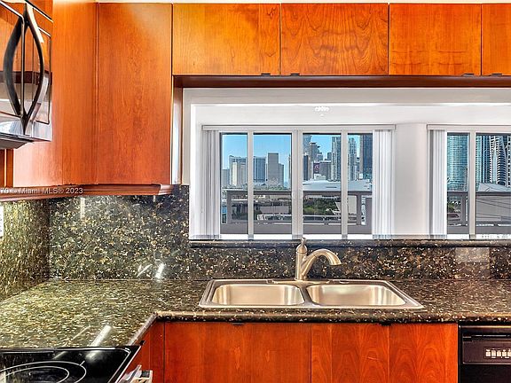 4th image of 1717 N Bayshore Dr #A-1954