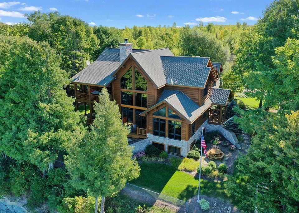 1st image of 3303 Wells Ln