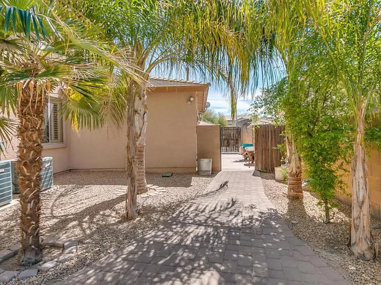 2892 E Beechnut Pl — Photo 44
