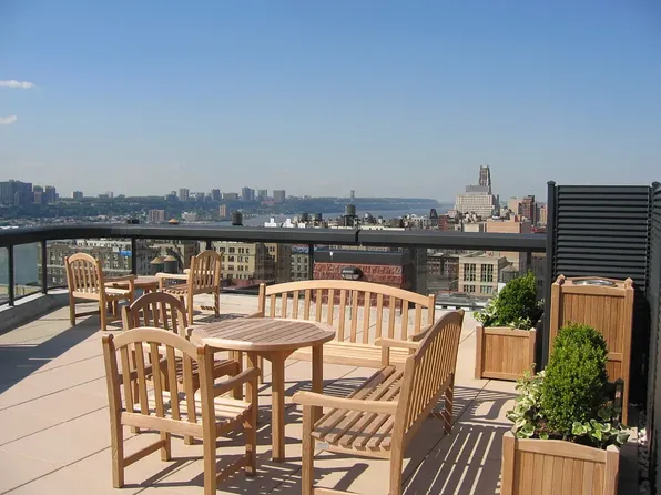 272 West 107th Street image 15 of 21