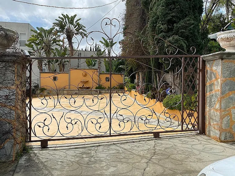 Hellman Ave, Highland Park — Photo 1