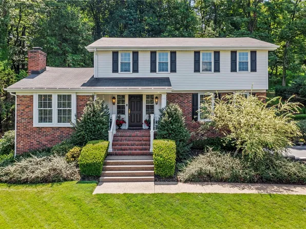 104 Scarborough Ln, Mc Murray, PA 15317