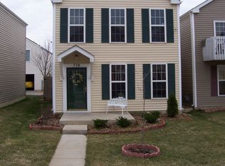 738 Four Seasons Blvd, Aurora, IL 60504
