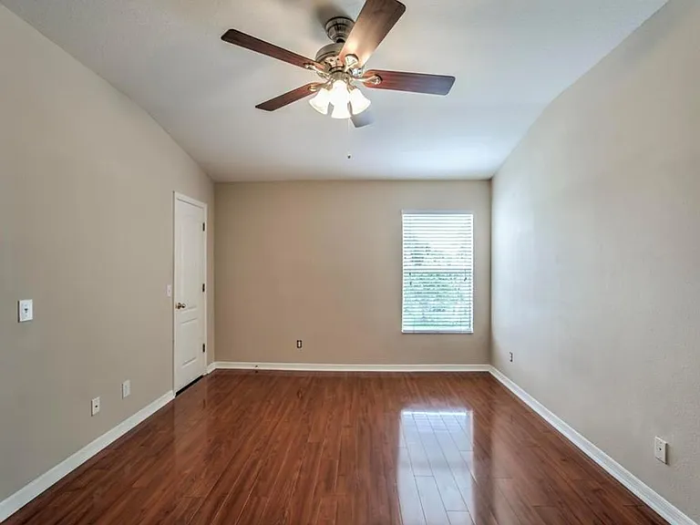 10704 Chesham Hill Ct — Photo 10