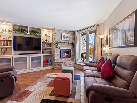 3rd image of 2100 Lodge Pole Cir #G3