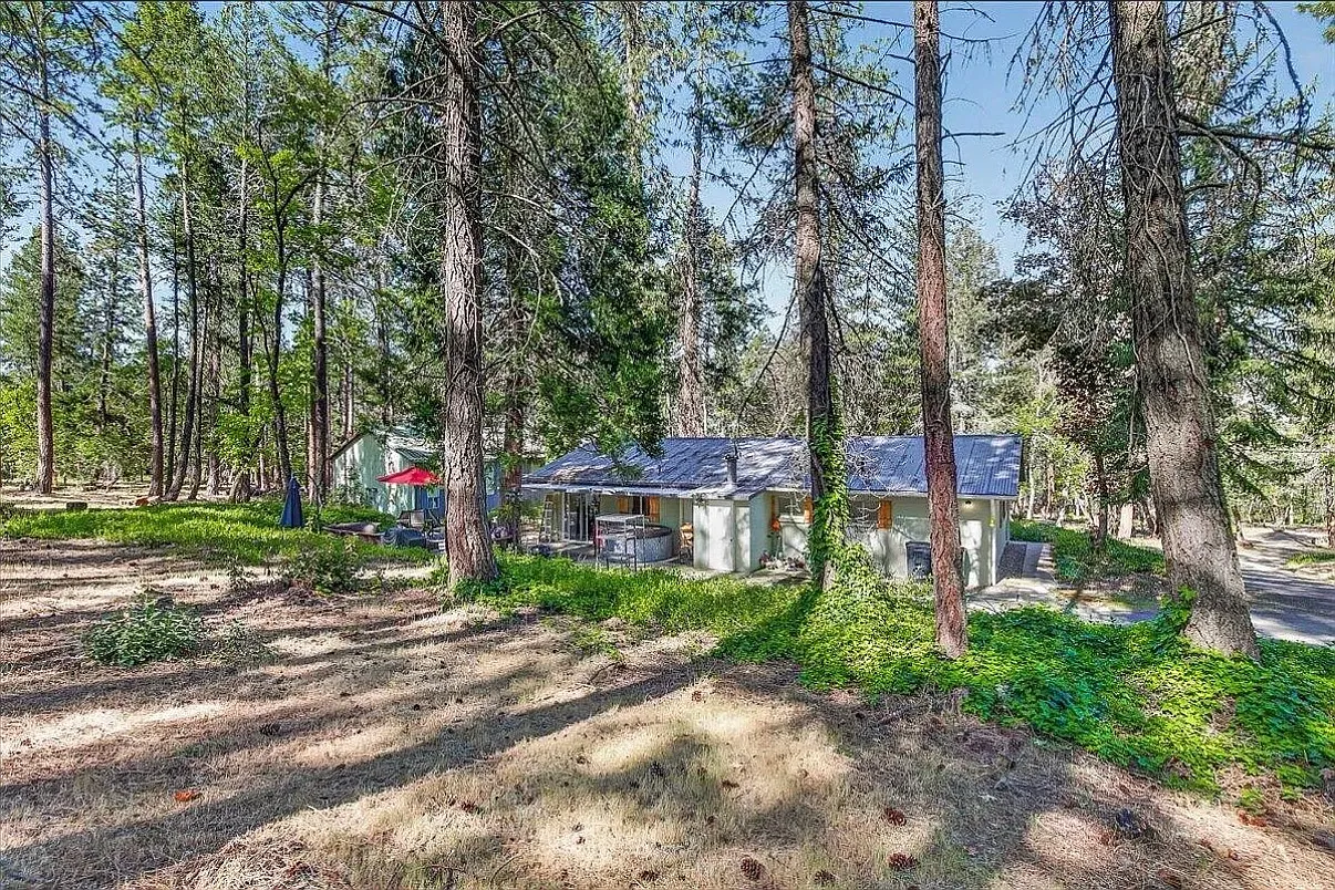981 Upper Applegate Road - 1 — Photo 1