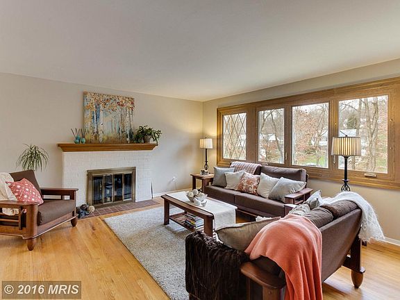 3rd image of 7505 Essex Ave