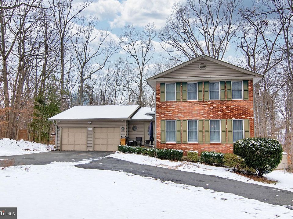 1st image of 20 Greenridge Dr