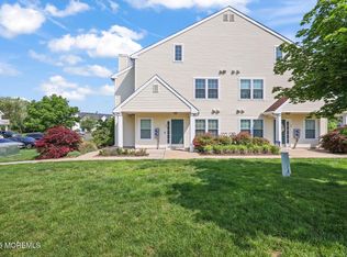 38 Des Moines Ct, Tinton Falls, NJ 07712