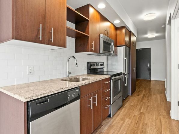 4725 SE Division St #1-305