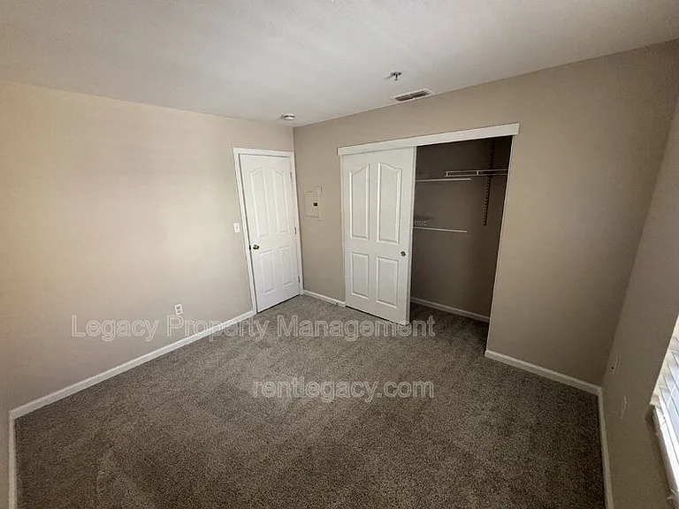 108 Esplanade Cir — Photo 17