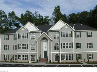 4700A Pennoak Ln, Greensboro, NC 27407