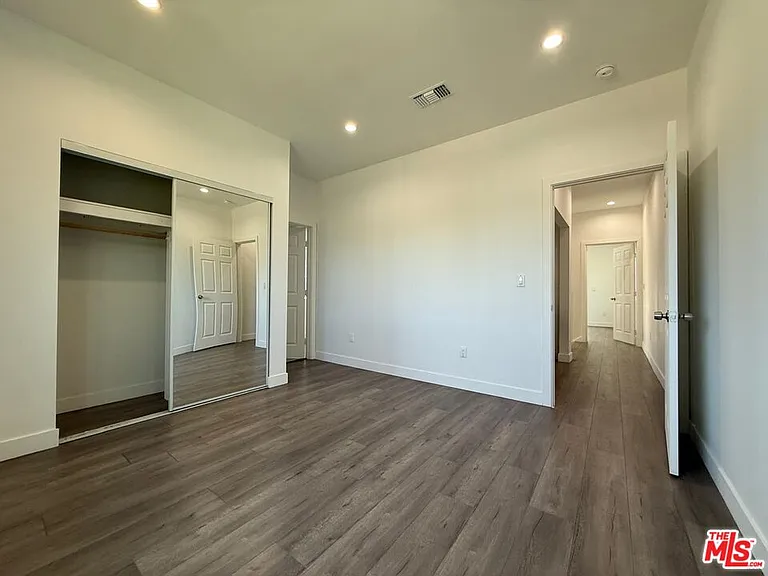 6744 Radford Ave — Photo 15