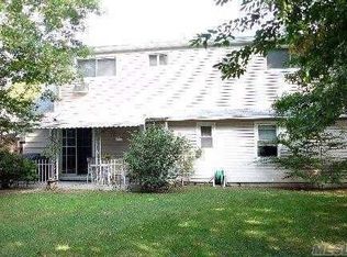 3602 Fiddler Ln, Bethpage, NY 11714