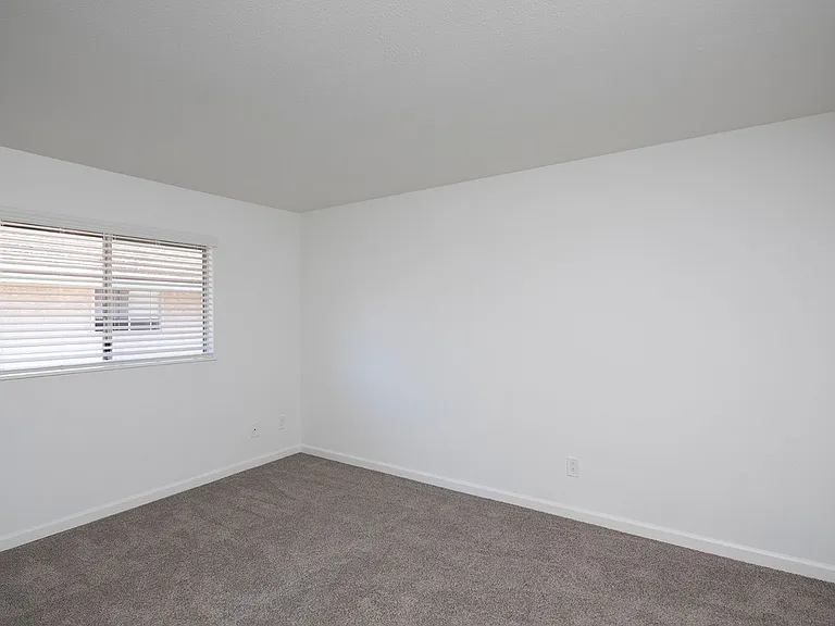 Bonita Heights Apartments — Photo 11