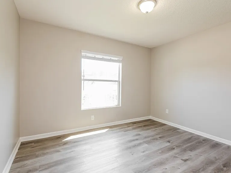 1033 Bains Lake Dr — Photo 12