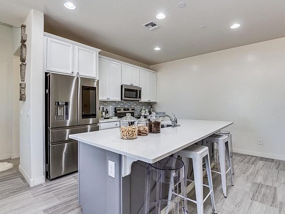 5th image of 4432 W Federal Way
