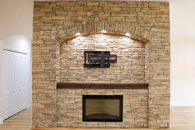 4 bed, 1989 sqft, $2,850 — Photo 3