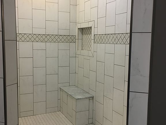 5th image of 606 Sawgrass Ct