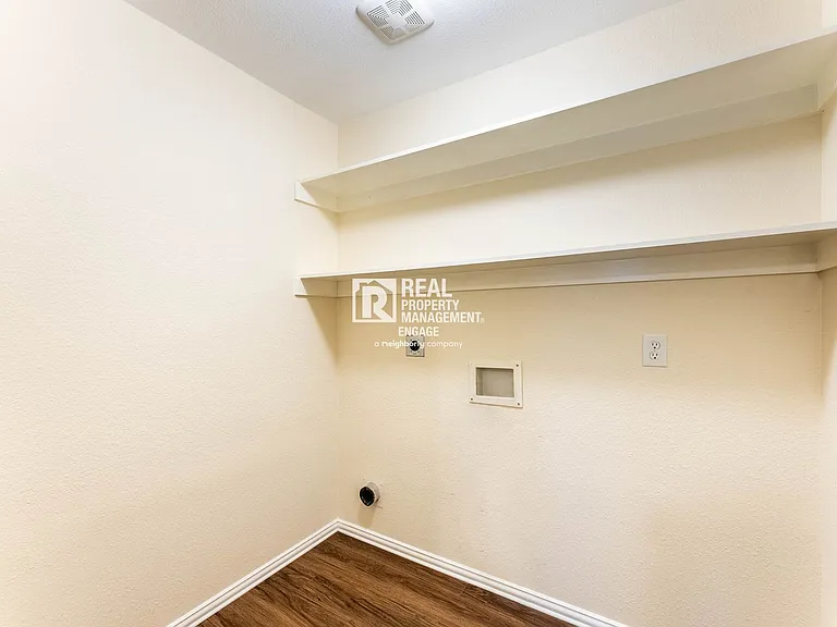3929 Acorn Ln — Photo 30