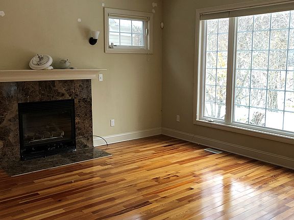 3rd image of 3716 Edgehill Dr Unit 18