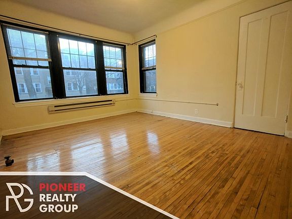 5th image of 4407 N Wolcott Ave #4419A3
