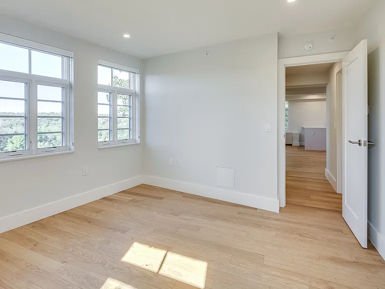 2900 Adams Mill — Photo 21