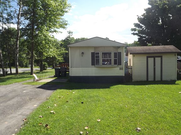 3rd image of 10 Arbor Ave