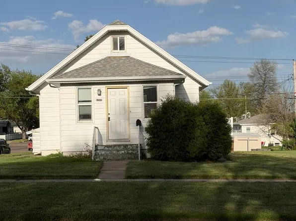 1121 N 12th, 1121 N 12th St #B, Bismarck, ND 58501