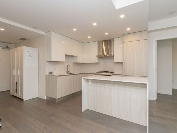 2 bedroom rental in Vancouver — photo 14