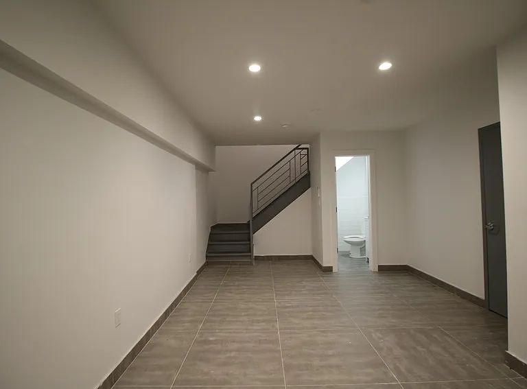 726 Monroe St #1F — Photo 12