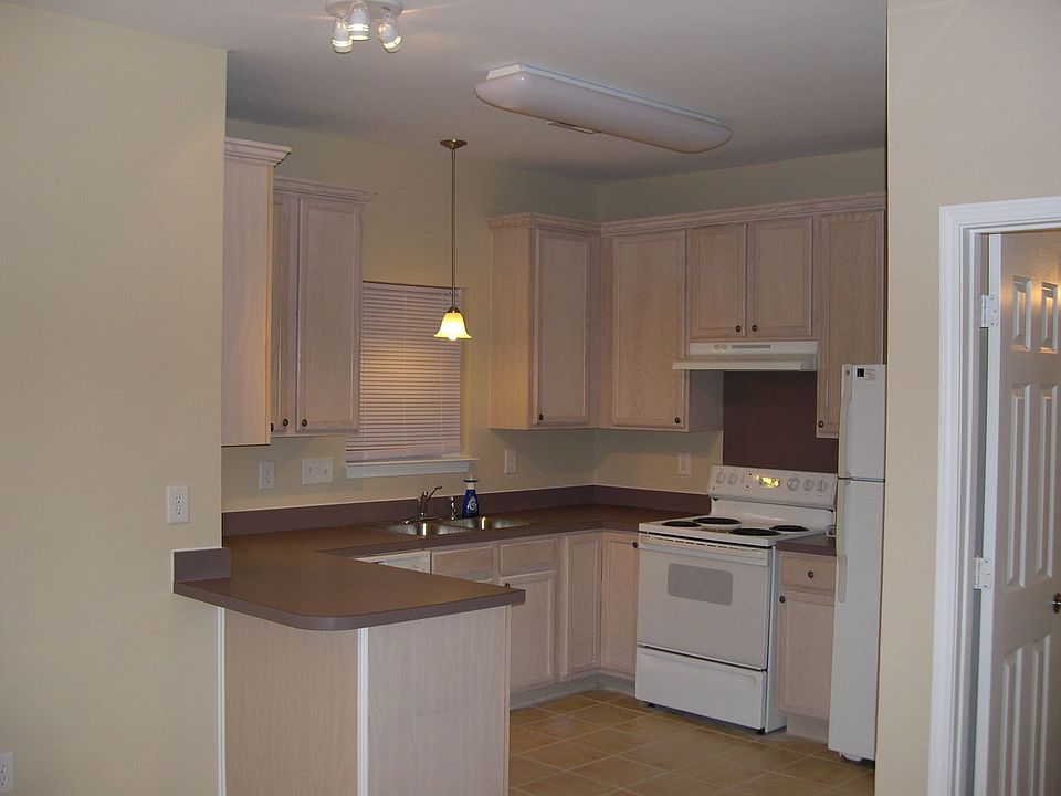2nd image of 2753 Wingate Ave