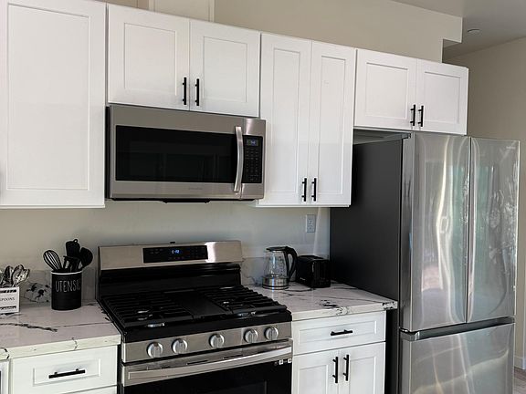 2nd image of 1638 W 35th Pl