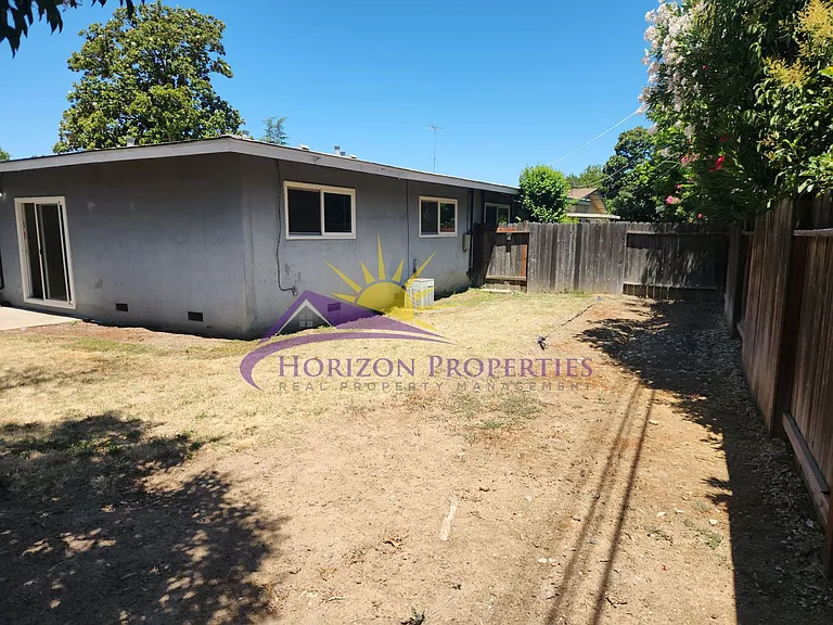 1430-1432 Topaz Way — Photo 14