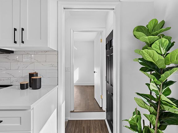 4th image of 1132 N Stephen Ave