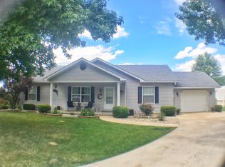 515 W Moro Dr, Moro, IL 62067