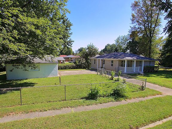 3rd image of 7809 Brewer Dr