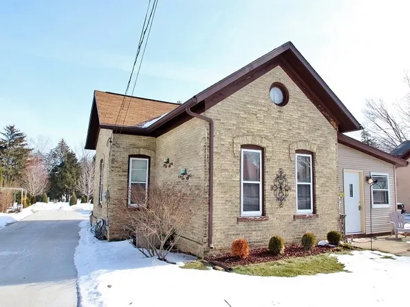 305 Dewey Ave, Watertown, WI 53094