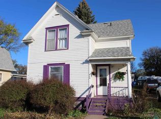414 NW 2nd St, Madison, SD 57042