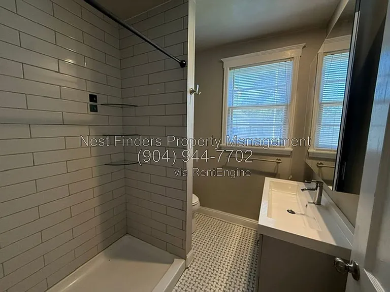 1309 Macarthur St — Photo 19