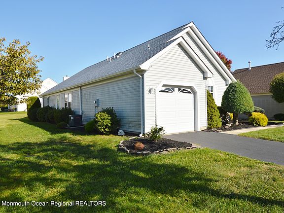 4th image of 2713 Brookdale Court