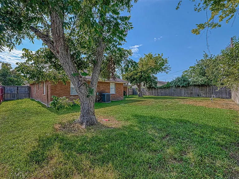 4126 Brookston St — Photo 28