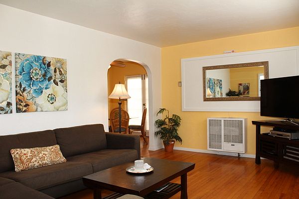 1st image of 814 Brighton Ct