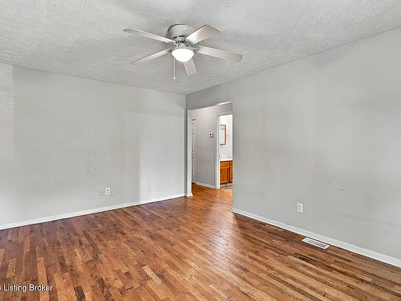 4th image of 2521 W Chestnut St