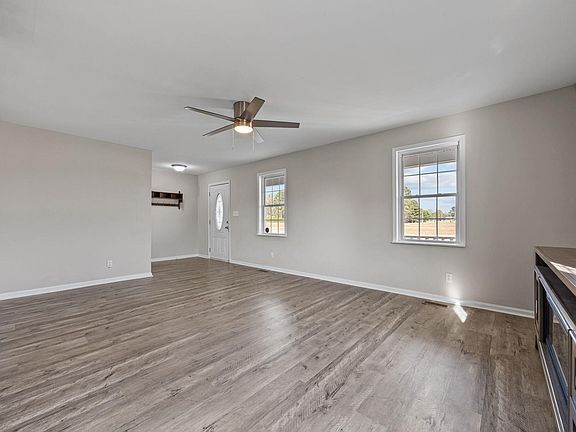 4th image of 100 Bruces Ln