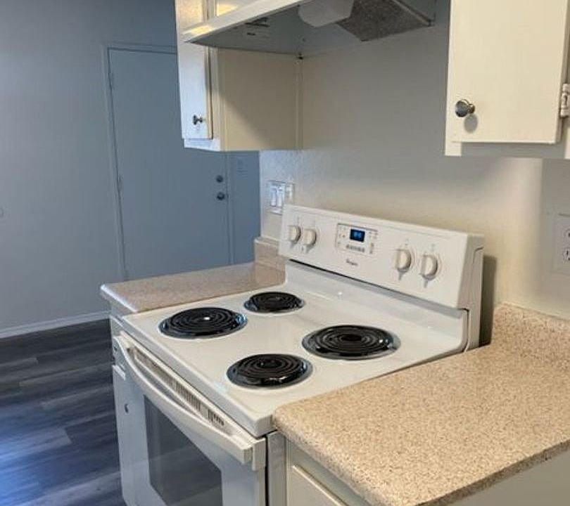1st image of 16205 Cornuta Ave APT 13