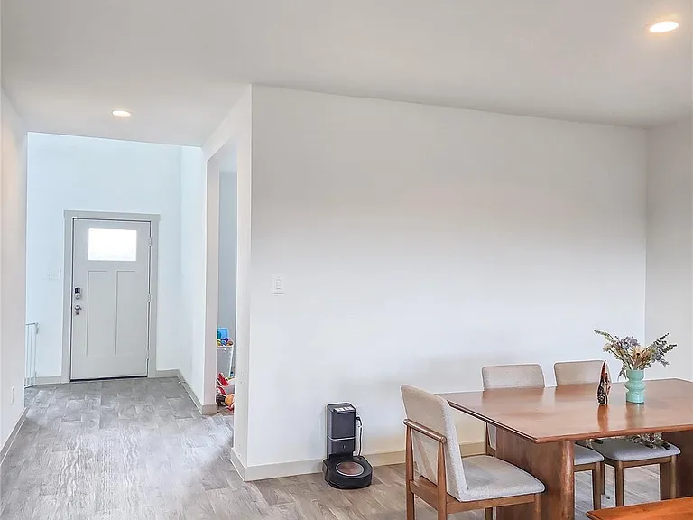 7219 Sunbreeze Ln — Photo 10