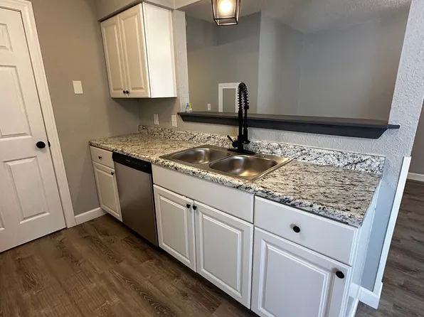 4959 Horseshoe Bend Pkwy #1B, Lake Ozark, MO 65049