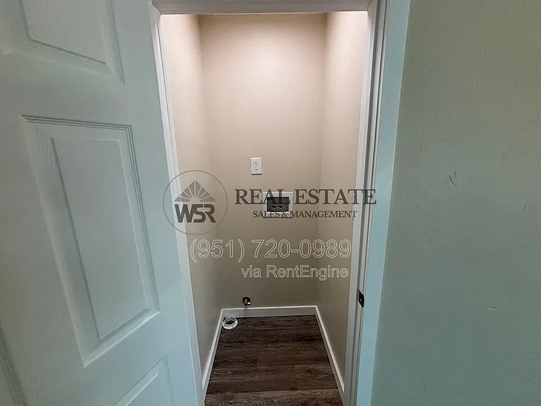 3845 Strong St — Photo 22